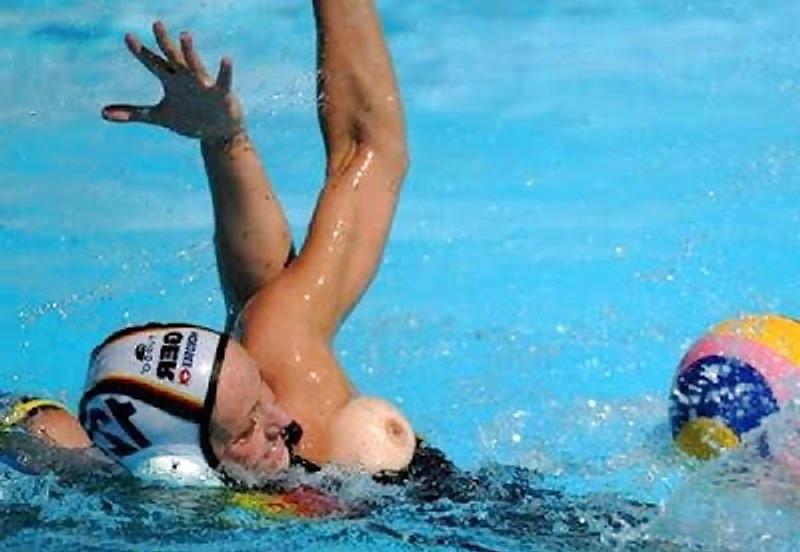 25P Nipslip At Waterpolo Olympics by Voyeur TROC