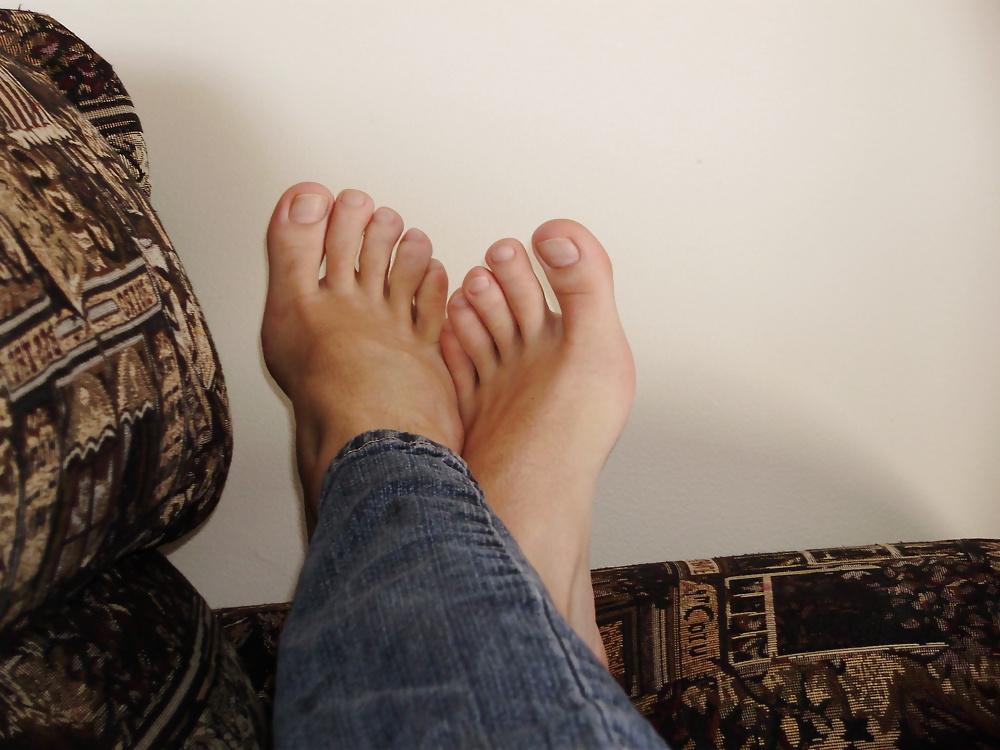 6P Sniff my little feet