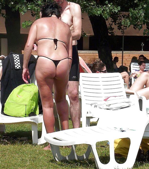 25P Spy ass and bikiny mature beach romanian