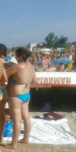 25P Spy ass and bikiny mature beach romanian