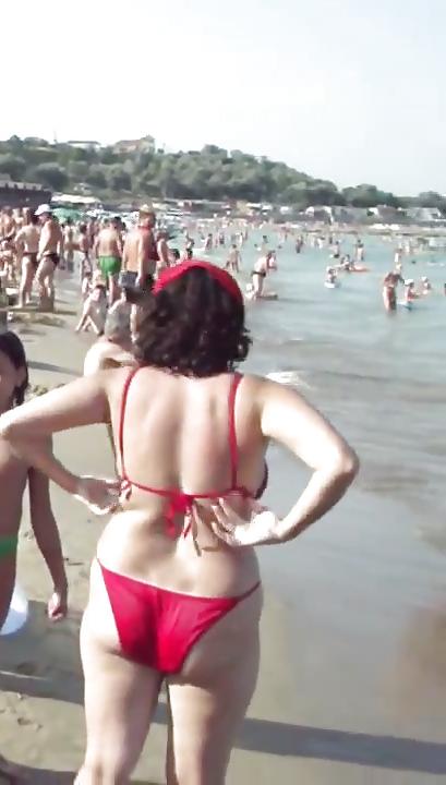 25P Spy ass and bikiny mature beach romanian