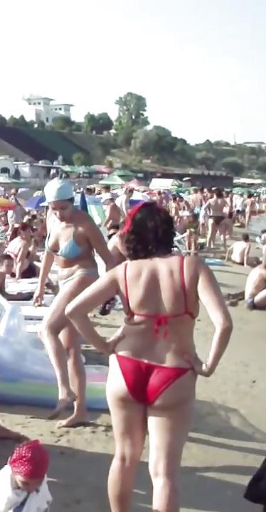 25P Spy ass and bikiny mature beach romanian