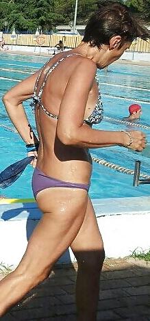 25P Spy ass and bikiny mature beach romanian