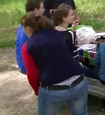 25P Spy picnic and forest romanian