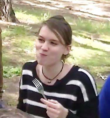 25P Spy picnic and forest romanian