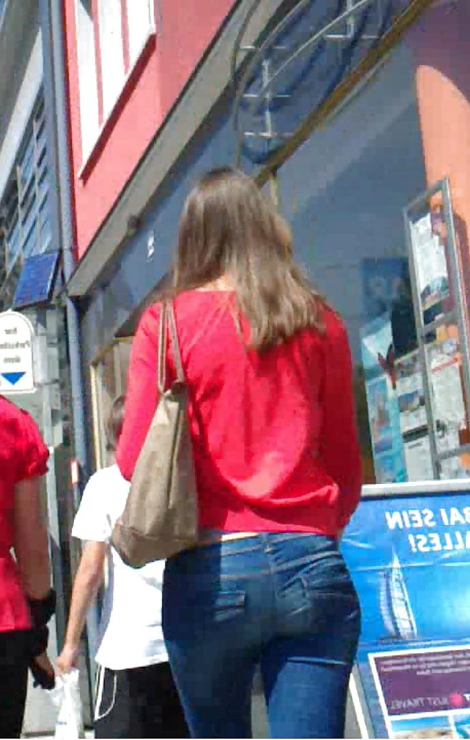 25P Sexy German Ass Girls in Public - Part 1