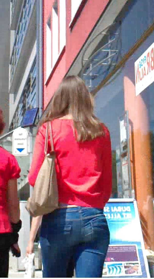 25P Sexy German Ass Girls in Public - Part 1