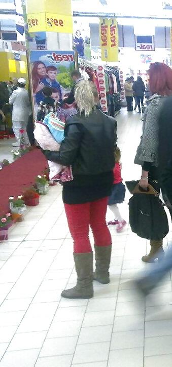 20P Spy supermarket and mall romanian