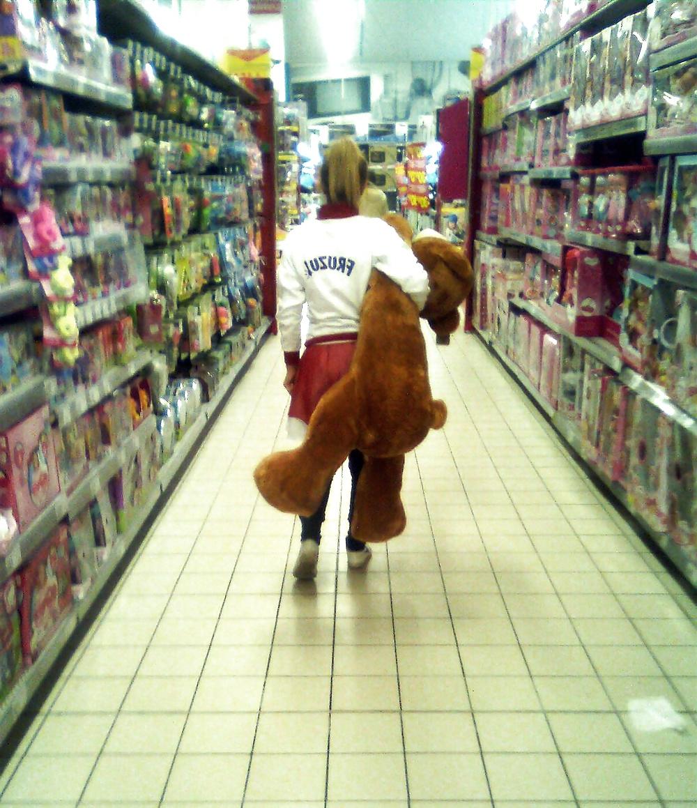20P Spy supermarket and mall romanian