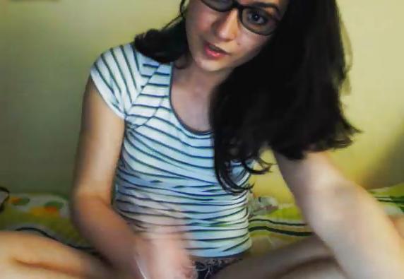 14P Shy girls take off her clothes 