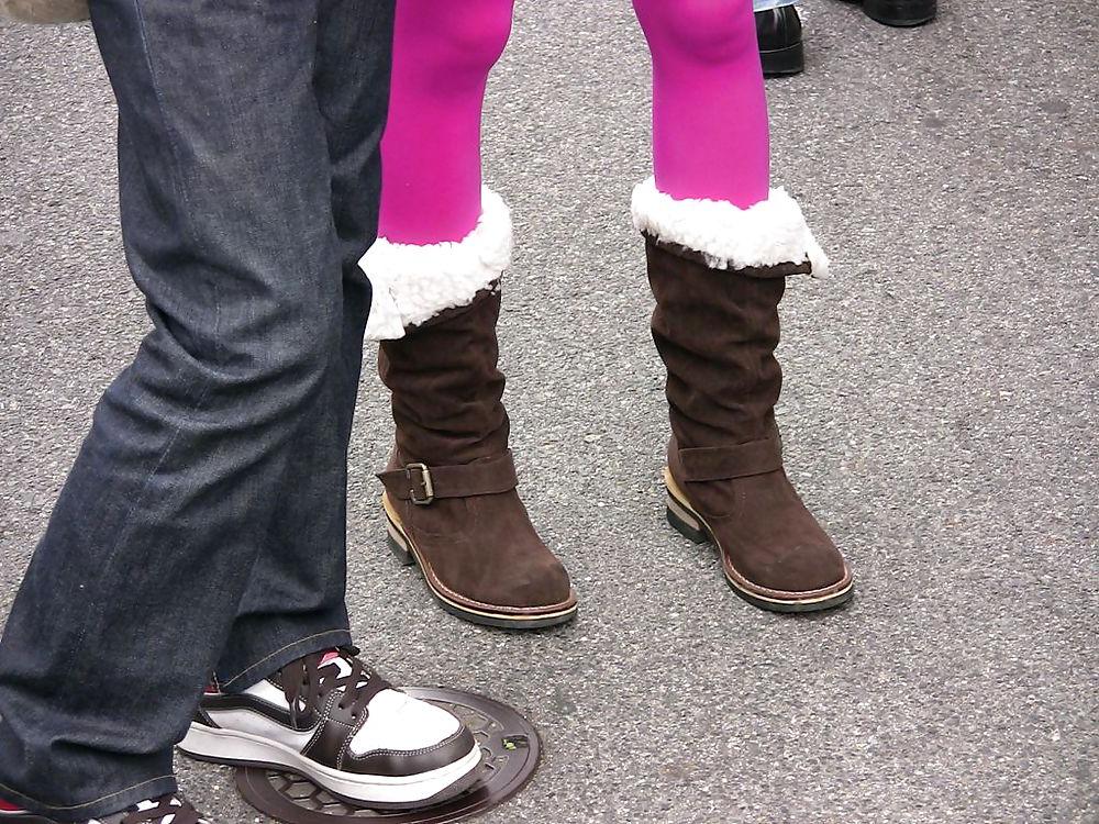 20P Japanese Candids - Feet on the Street 02