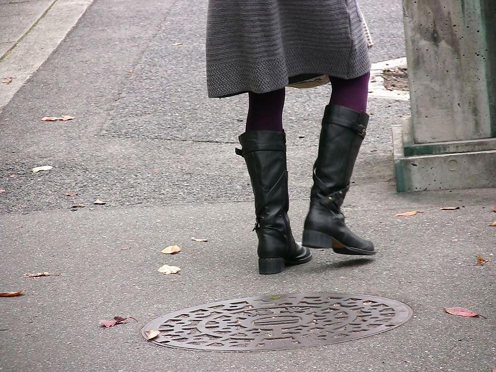 20P Japanese Candids - Feet on the Street 02