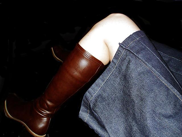 20P Japanese Girls Camel Toes 02