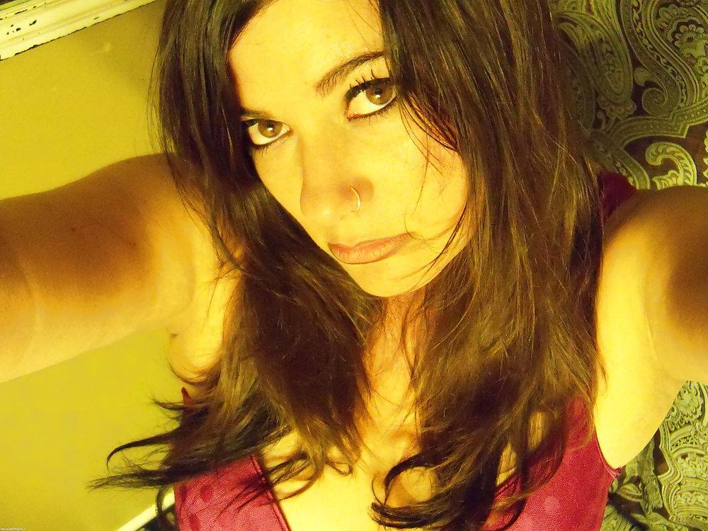 25P Hot Amateur Brunette With A Perfect Set Of Tits