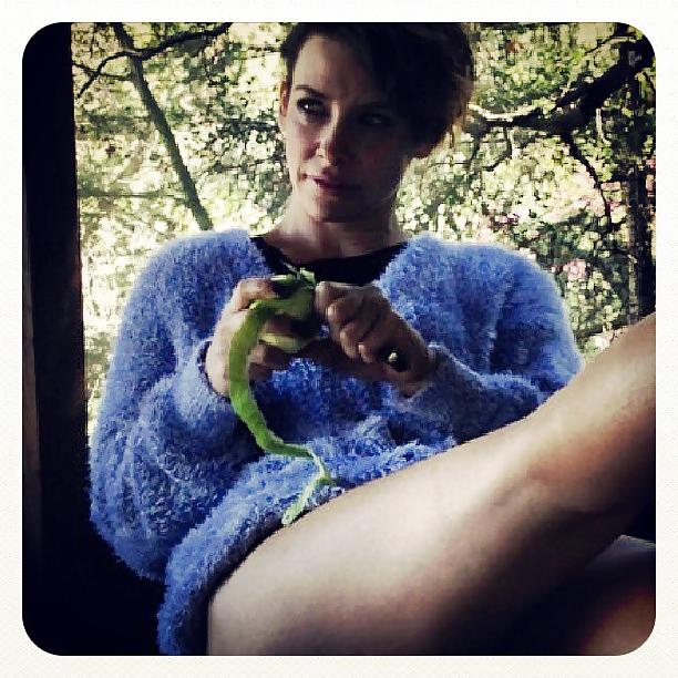 21P Evangeline Lilly took controll over my cock  !!!!