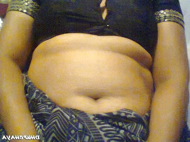 13P Andhra housewife navel boob show 27