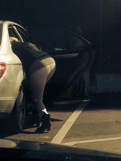 25P Auf dem Parkplatz