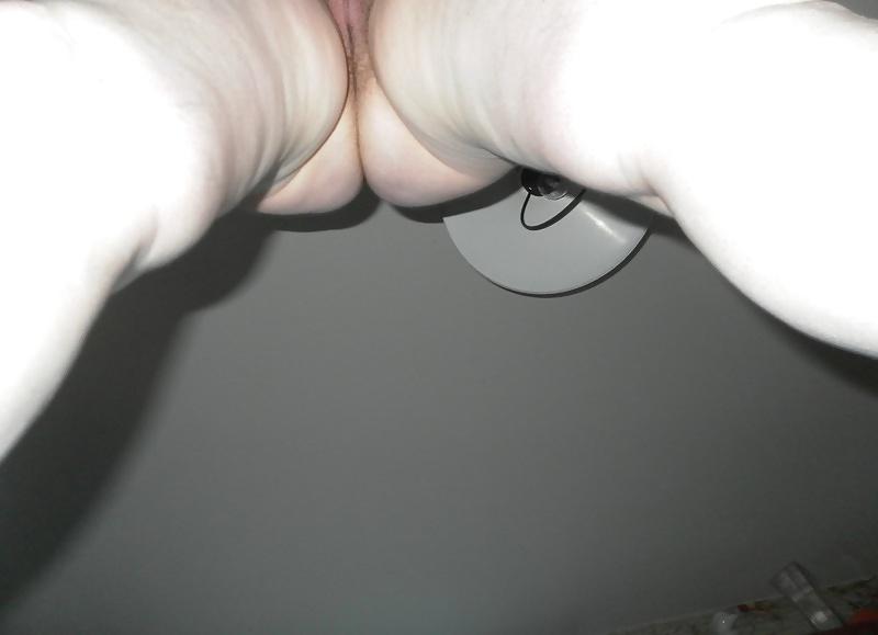 24P Housewife naked in the kitchen