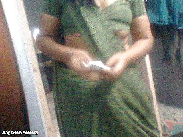 25P Andhra housewife navel boob show 8