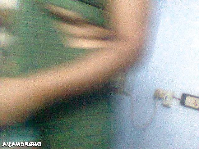 25P Andhra housewife navel boob show 8