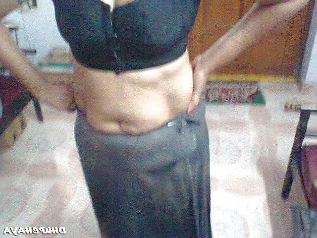 25P Andhra housewife navel boob show 8