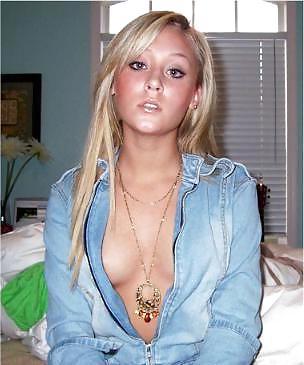 25P Les salopes ( show tits )