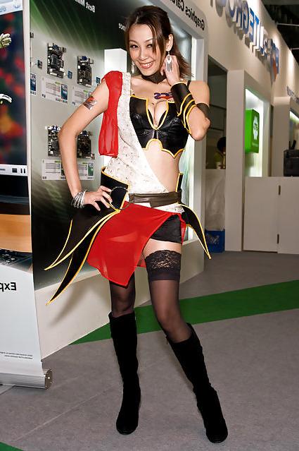 14P Beautiful Asian Models in Taipei Show