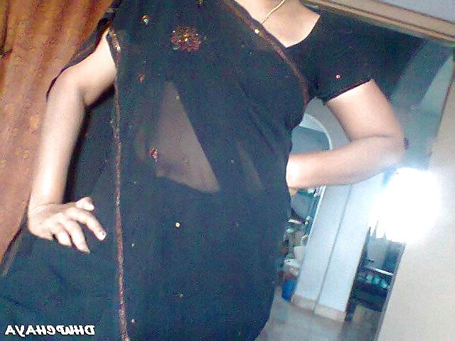 25P Andhra housewife navel boob show 1