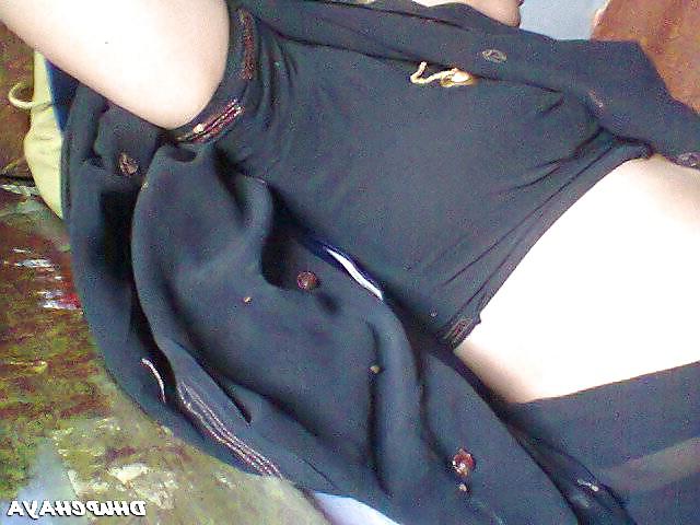 25P Andhra housewife navel boob show 1