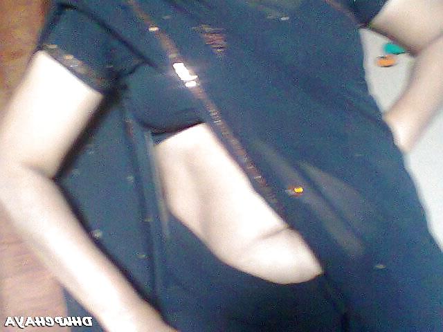 25P Andhra housewife navel boob show 1