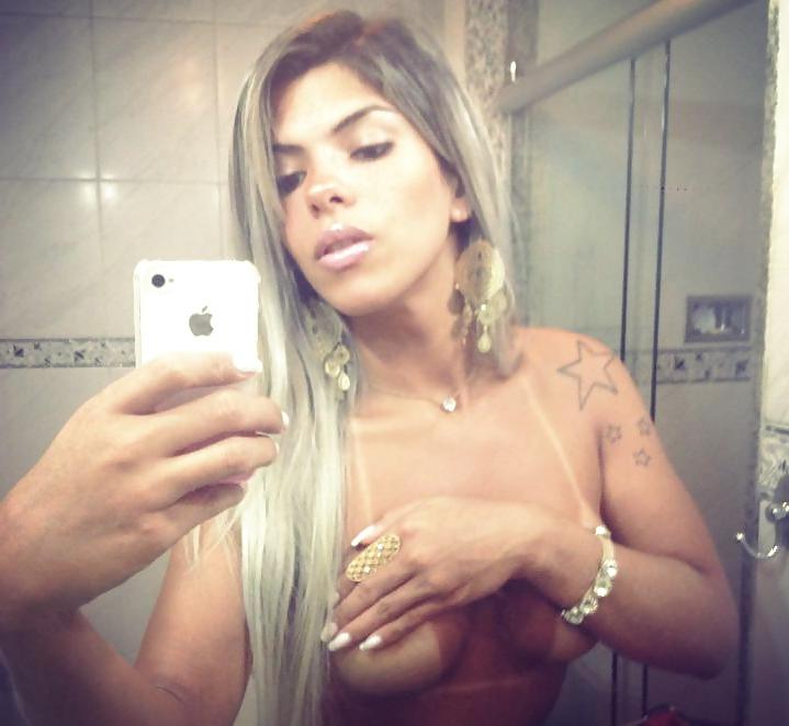 25P Schöne Tranny JUJU BELLY