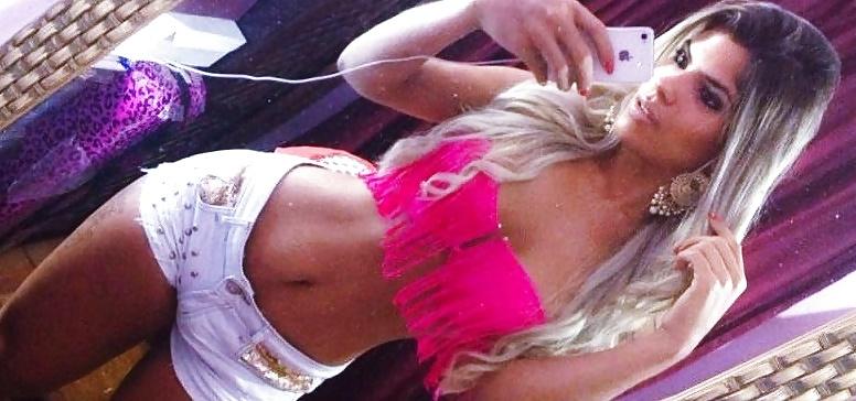 25P Schöne Tranny JUJU BELLY
