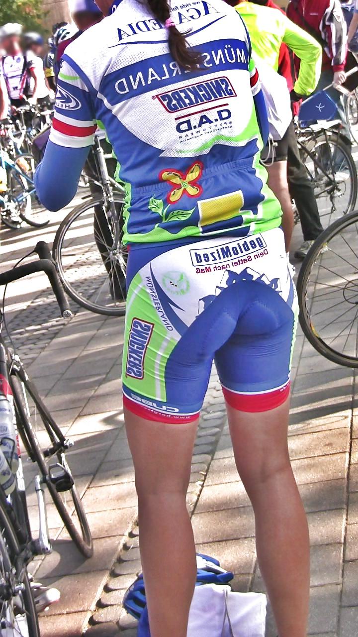 25P Athletic And Camel Toe Erotica 12 By twistedworlds