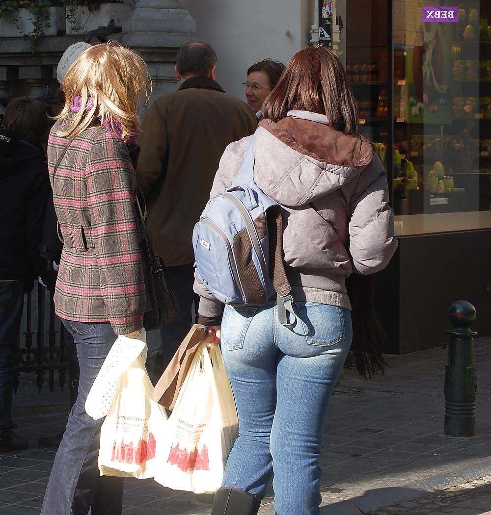 25P Candid ass