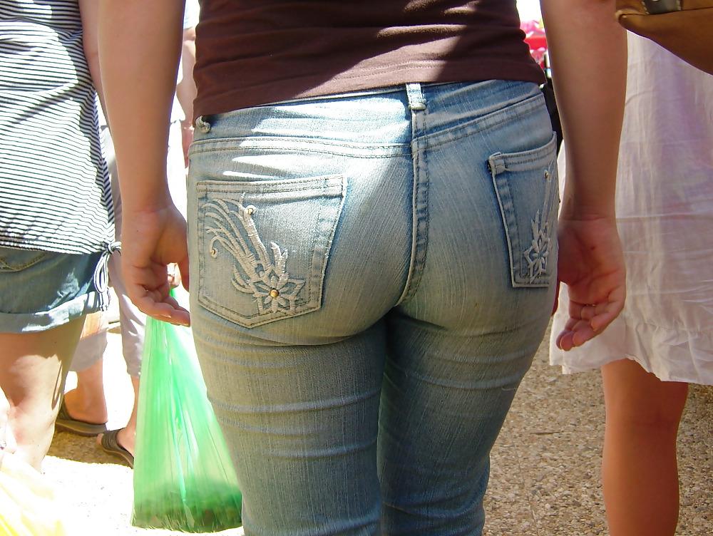 25P Candid ass