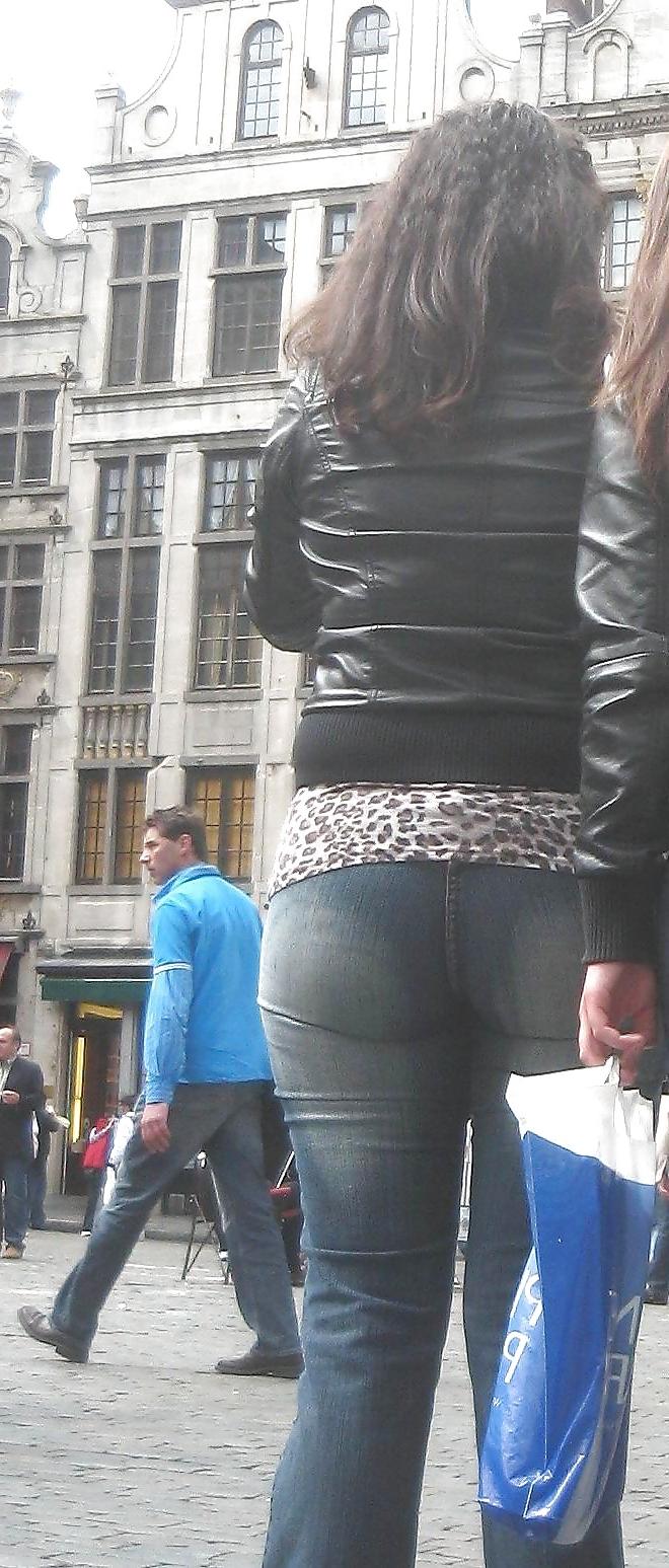 25P Candid ass