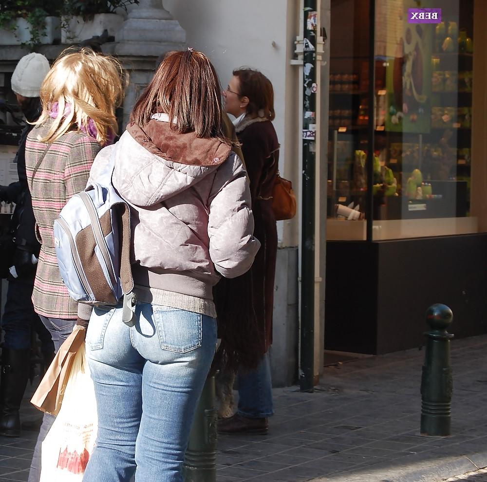 25P Candid ass