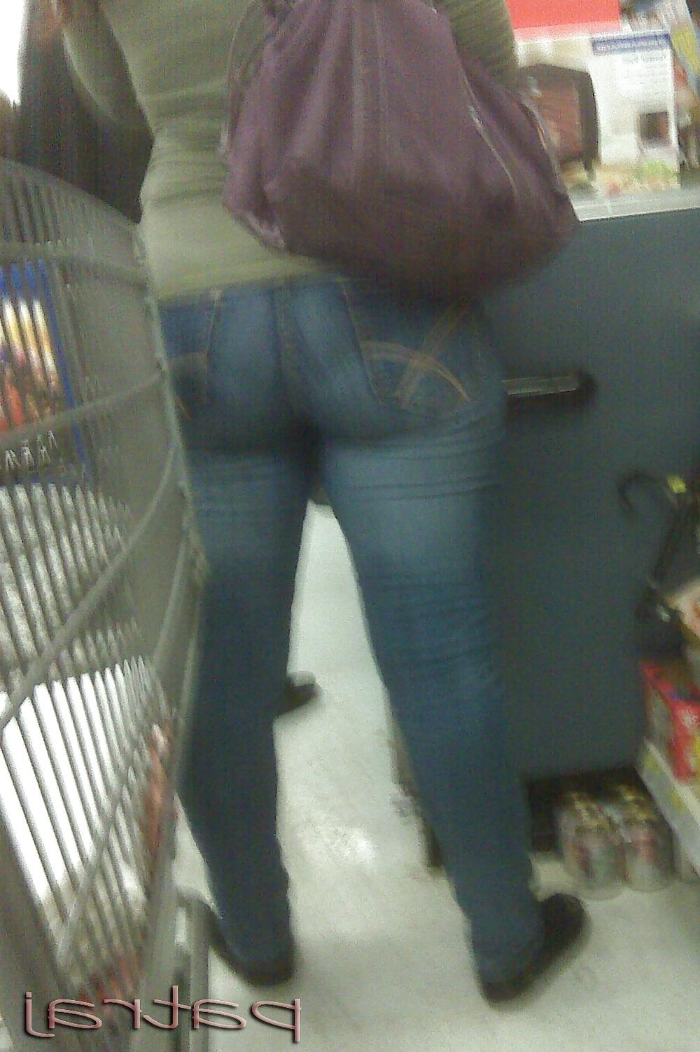 25P Candid ass