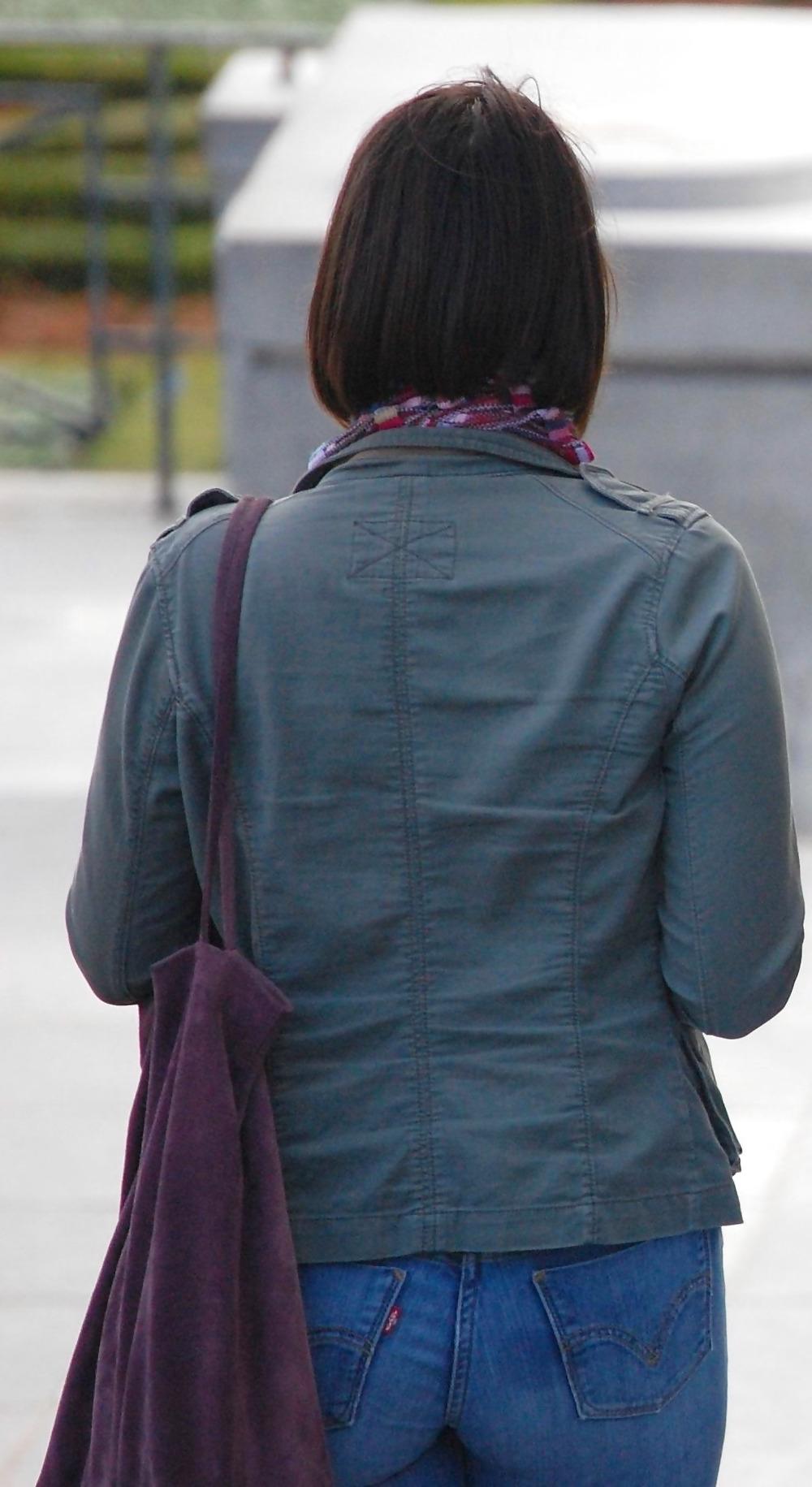 25P Candid ass