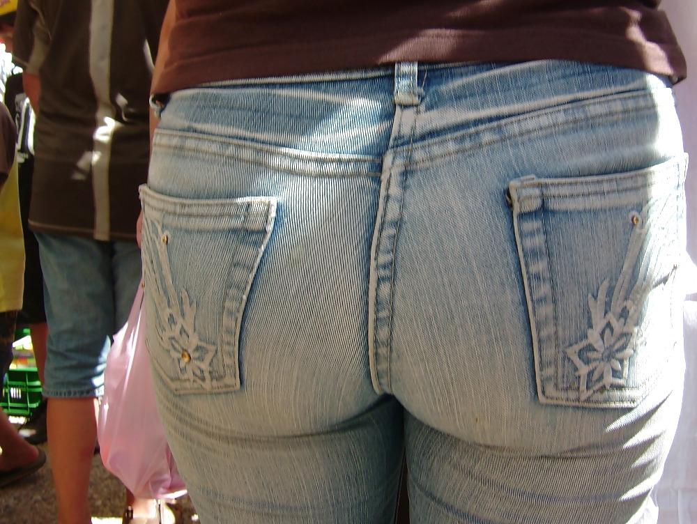 25P Candid ass