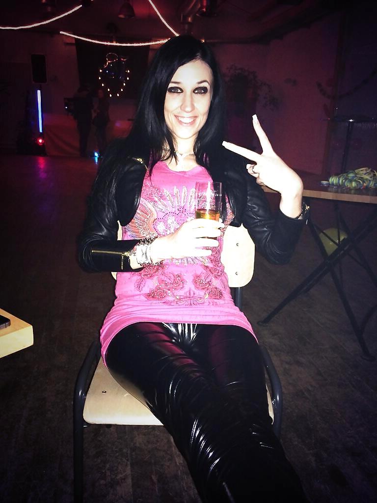 25P Meli Deluxe German Tattoo Whore Cam from Dueren High Heels