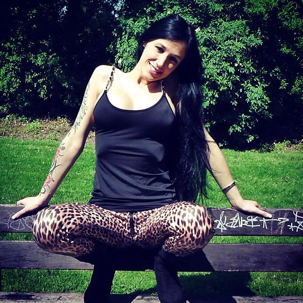 25P Meli Deluxe German Tattoo Whore Cam from Dueren High Heels