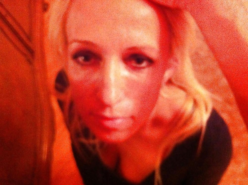 14P Housewife with sexy nose