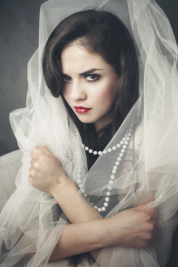 20P Snow-white or snow-black ?
