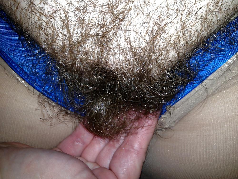 14P Enjoying pantyhose covered furry kitty in car in parking lot