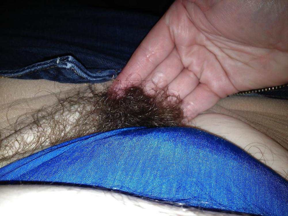 14P Enjoying pantyhose covered furry kitty in car in parking lot