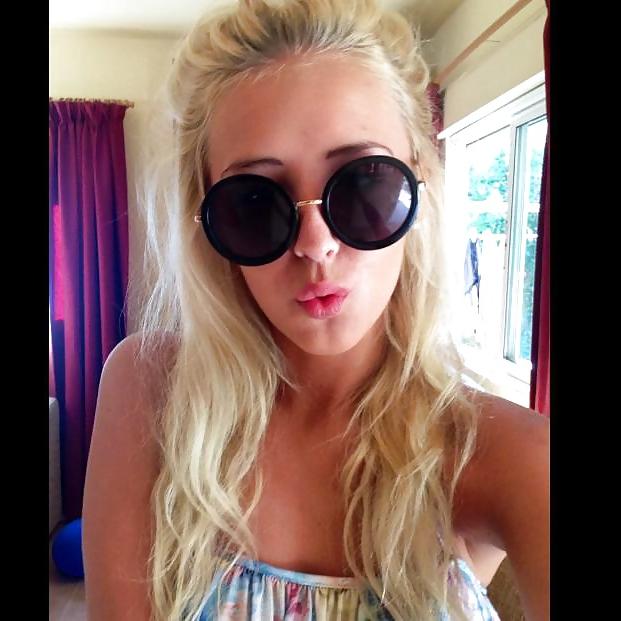17P Sexy blondes to wank over