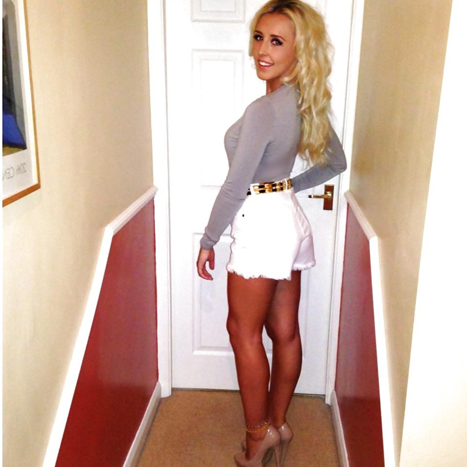 17P Sexy blondes to wank over