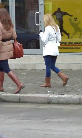 20P Spy old + young street romanian