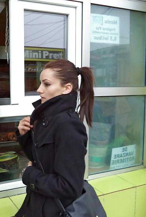 20P Spy old + young street romanian